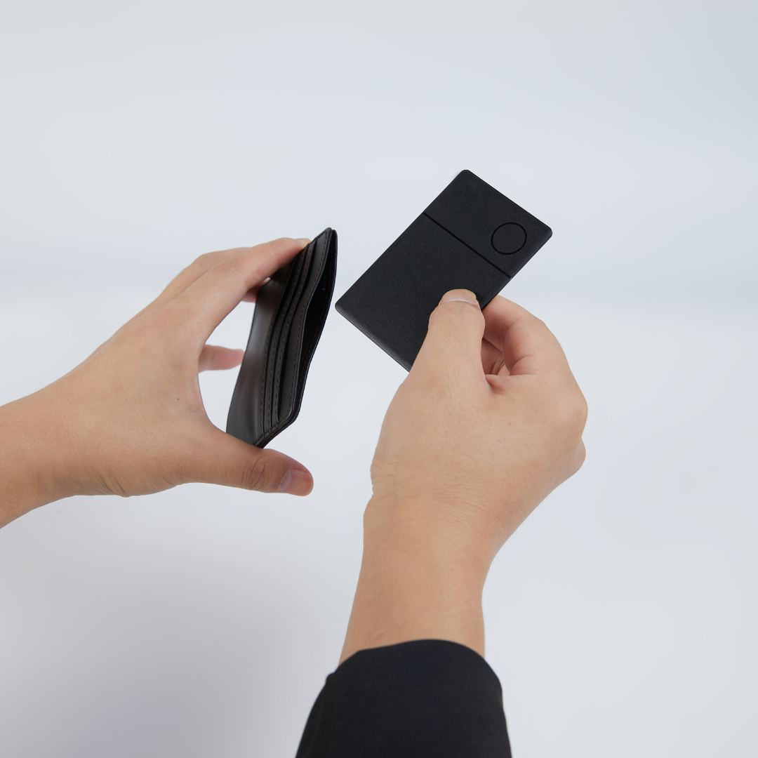 The Locatr Signature Tracking Card