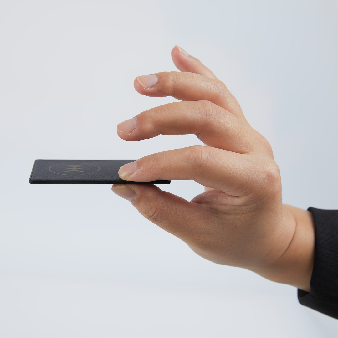 The Locatr Signature Tracking Card